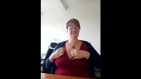 milf_love_fist99 @ stripchat on 20251010