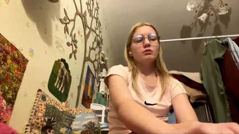 xx_looola_xx @ stripchat on 20251010