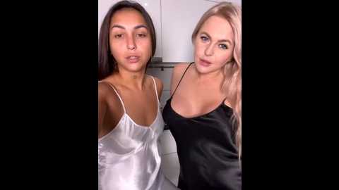 keep_us_wild @ stripchat on 20251011