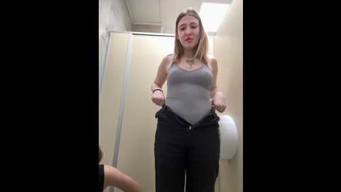 littlebitchesss @ stripchat on 20251011