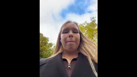 liza_risky @ stripchat on 20251011