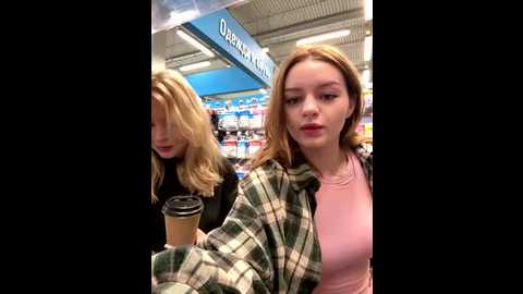 cum_girlss @ stripchat on 20251012