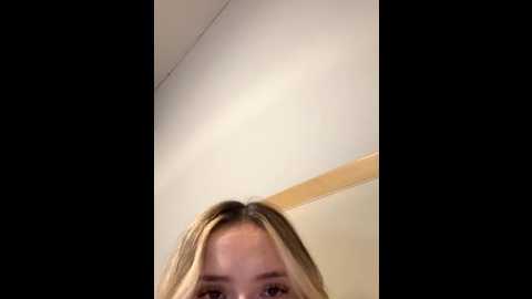 elliemaexoxo @ stripchat on 20251012