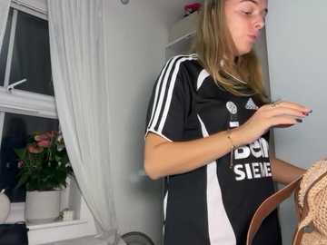 kayleebella @ stripchat on 20251012