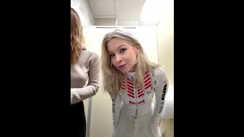 cum_girlss @ stripchat on 20251013