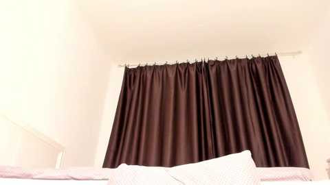 lola_forever @ stripchat on 20251013