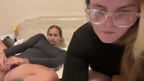 sexyyduoxx @ stripchat on 20251013