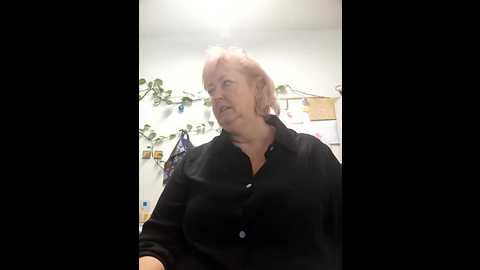 terezavelvet @ stripchat on 20251013