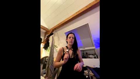 v_winelover @ stripchat on 20251013