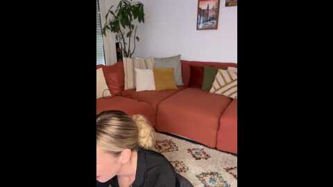 lola_tentatiion @ stripchat on 20251014