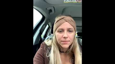 lunawolf21 @ stripchat on 20251014