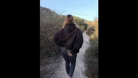 mona_plus @ stripchat on 20251014