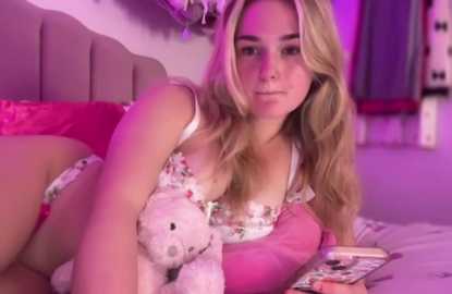 pinkie_piexx @ stripchat on 20251014