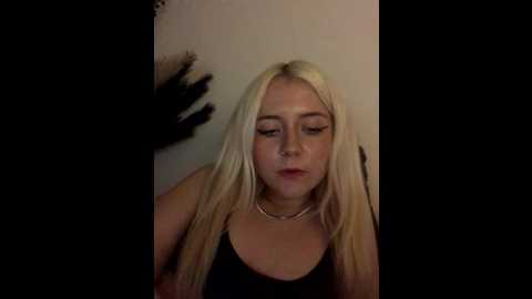 blondie_sofia_essexbabe @ stripchat on 20251015