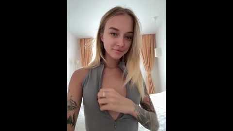 enjoy_my_beauty @ stripchat on 20251015