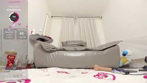 fox_yiyi @ stripchat on 20251015