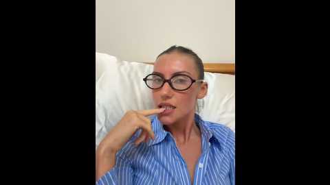 milarenee @ stripchat on 20251015