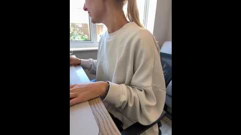 phoebe_lily @ stripchat on 20251015