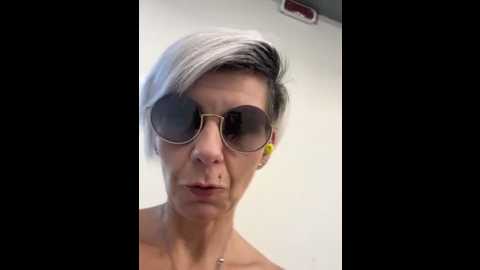 sexysegretaria1 @ stripchat on 20251015