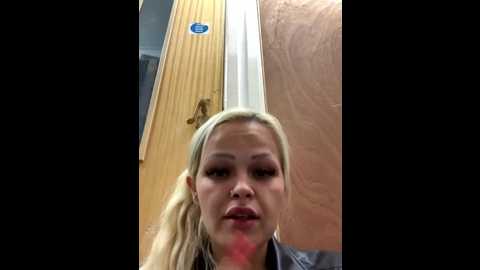 cherryxox_ @ stripchat on 20251016