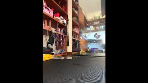 dancing_wmyself_ @ stripchat on 20251016