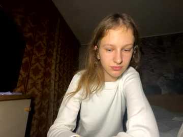 eva_angel3 @ stripchat on 20251016