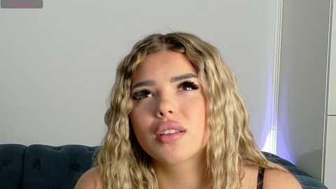 lolaamore @ stripchat on 20251016