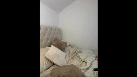 sexysaraxxoo @ stripchat on 20251016