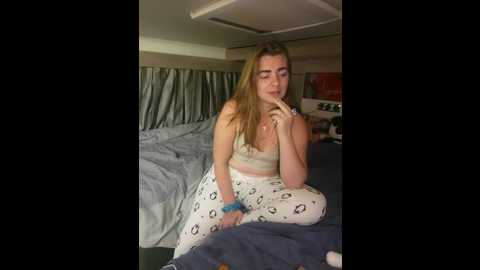 vanlifevixen @ stripchat on 20251016