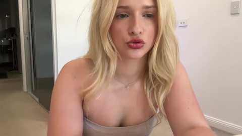 whitefoxxie113 @ stripchat on 20251016