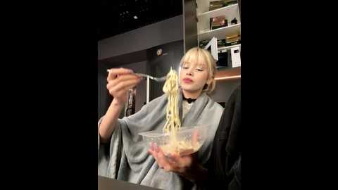 bellasecrett @ stripchat on 20251017