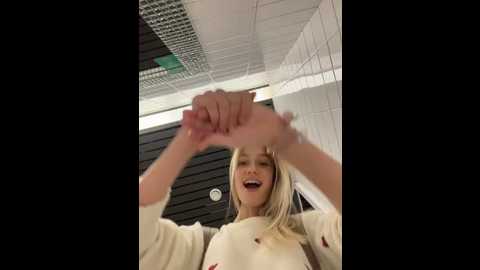 lia__love @ stripchat on 20251017