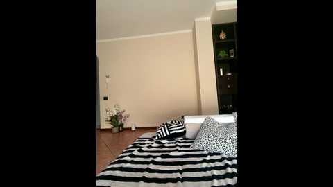 eva_pearl @ stripchat on 20251018