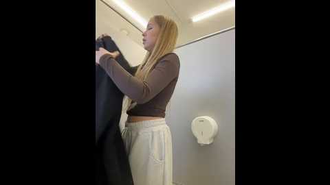 liza_risky @ stripchat on 20251018