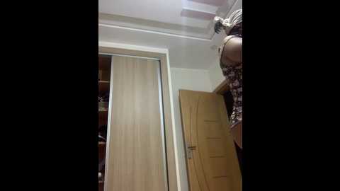 lara_arab @ stripchat on 20251019