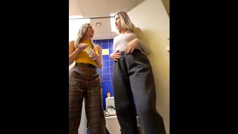 littlebitchesss @ stripchat on 20251019