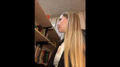 liza_risky @ stripchat on 20251019