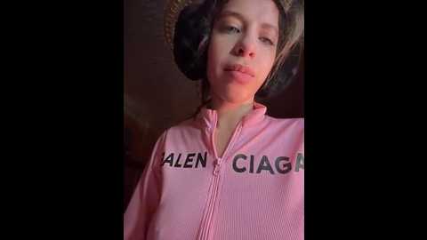 queentaraf999 @ stripchat on 20251019