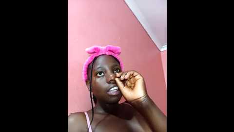 blackpearl_19 @ stripchat on 20251020