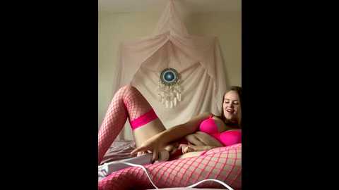 leah20_sinfulx @ stripchat on 20251020