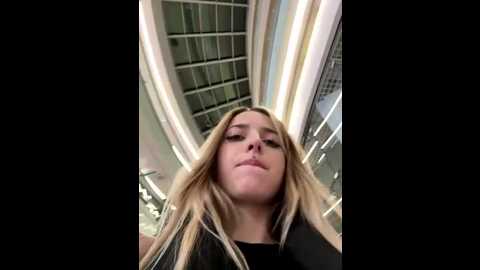 loraadoll @ stripchat on 20251020