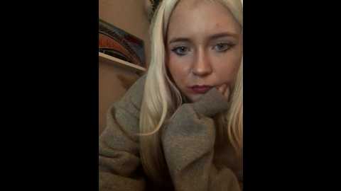 blondie_sofia_essexbabe @ stripchat on 20251021