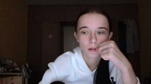 emilia_light @ stripchat on 20251021