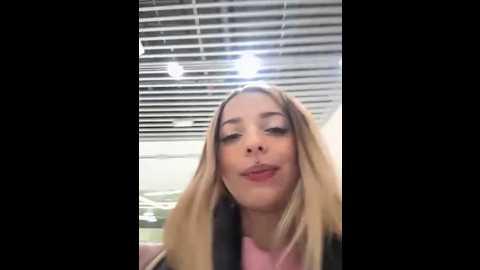 loraadoll @ stripchat on 20251021