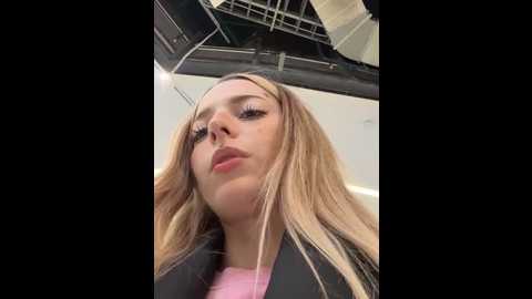 loraadoll @ stripchat on 20251021