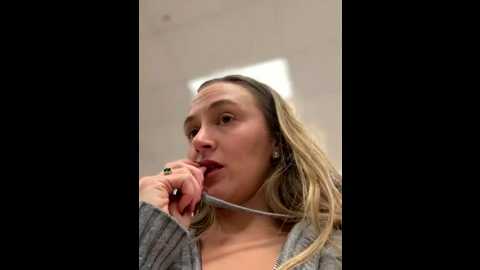 lunagirl13 @ stripchat on 20251021