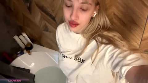 milkmoriee @ stripchat on 20251023