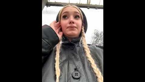 milkyy_wway @ stripchat on 20251023