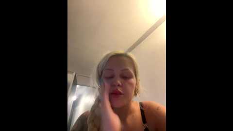 cherryxox_ @ stripchat on 20251024