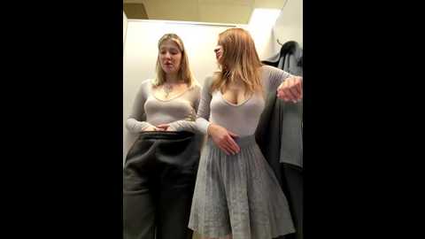 cum_girlss @ stripchat on 20251024